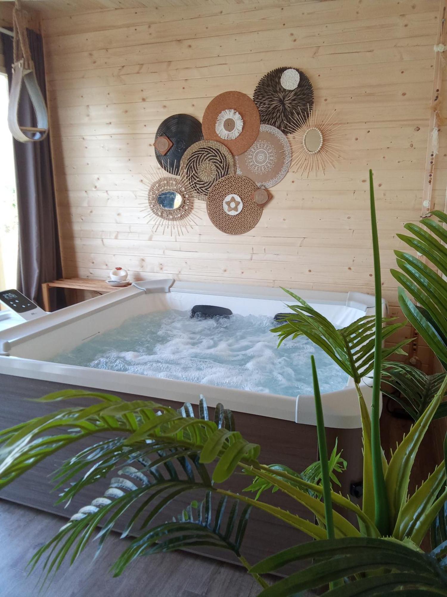 Lapausedegout Piscine Chambres Climatisees Jacuzzi Terrasse Lachapelle-Auzac Exteriér fotografie